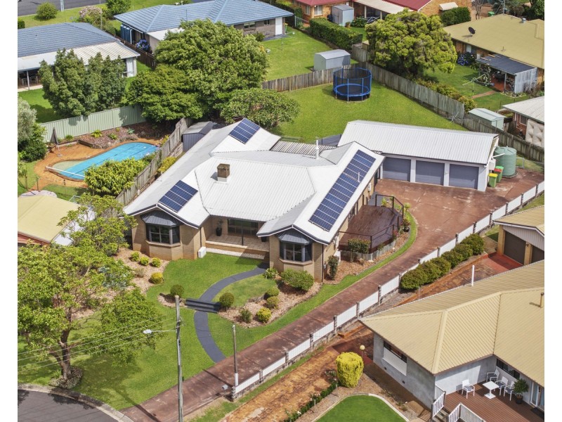 15 Zoe Court, Centenary Heights QLD 4350