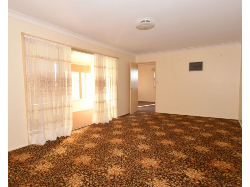 86 Stephen Street, Harristown QLD 4350