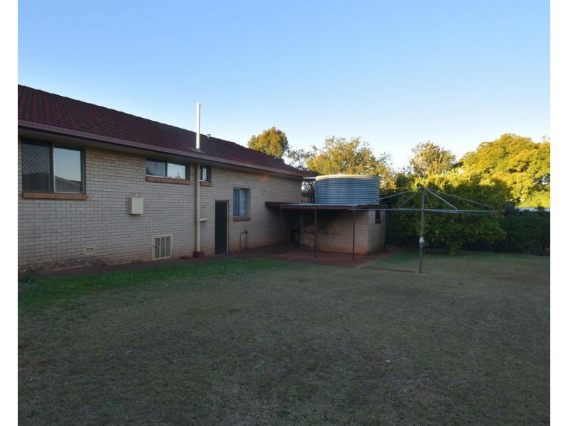 86 Stephen Street, Harristown QLD 4350