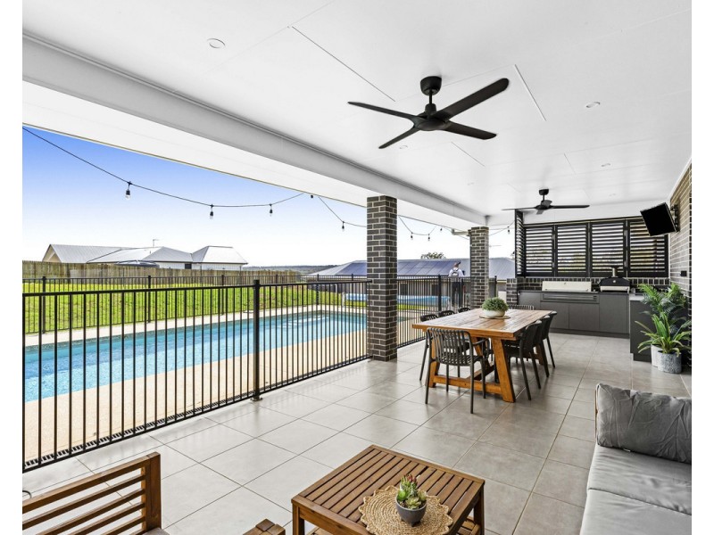 2 Drazen Place, Meringandan West QLD 4352