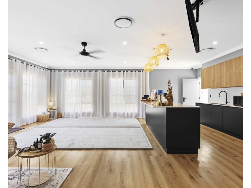 2 Drazen Place, Meringandan West QLD 4352