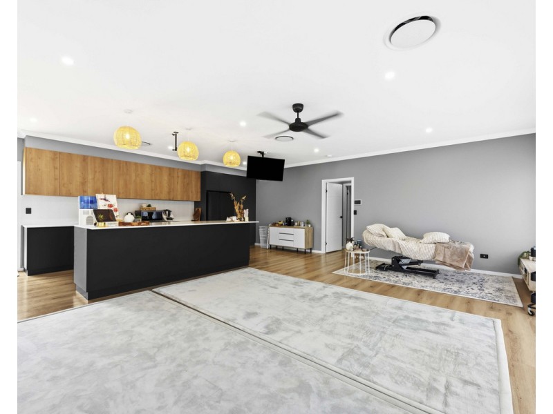2 Drazen Place, Meringandan West QLD 4352