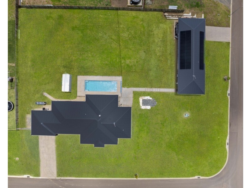 2 Drazen Place, Meringandan West QLD 4352