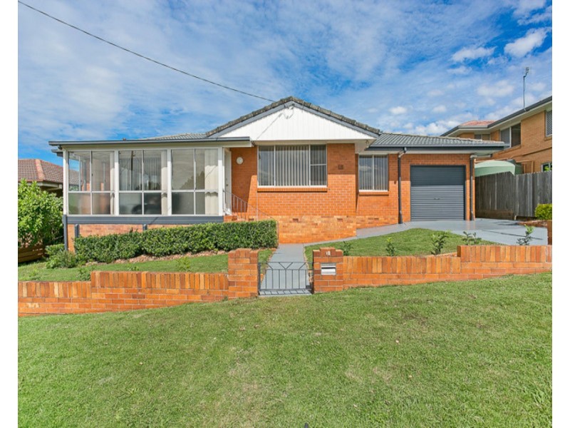 18 Loch Street, Centenary Heights QLD 4350