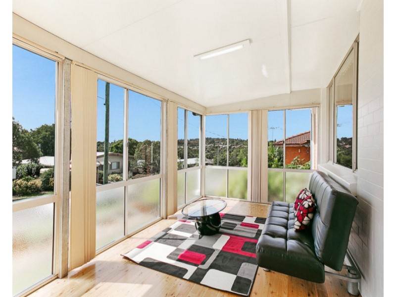 18 Loch Street, Centenary Heights QLD 4350