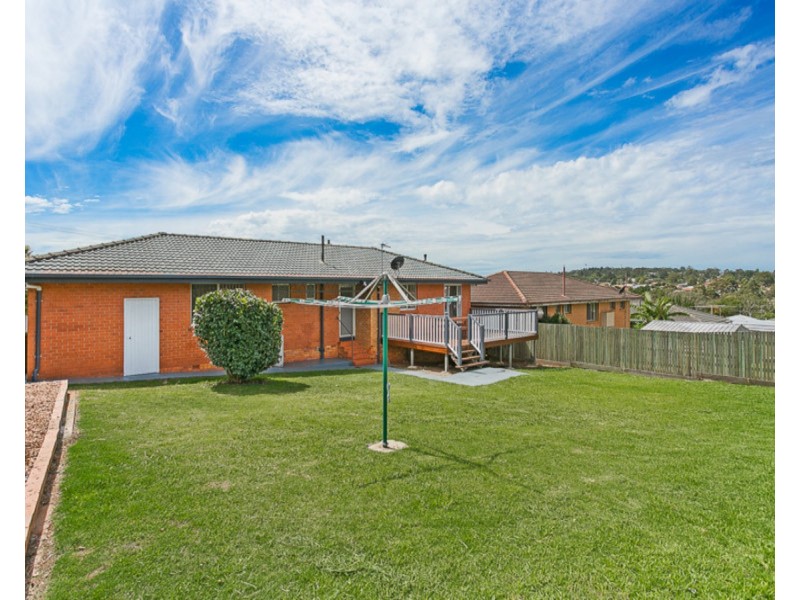 18 Loch Street, Centenary Heights QLD 4350