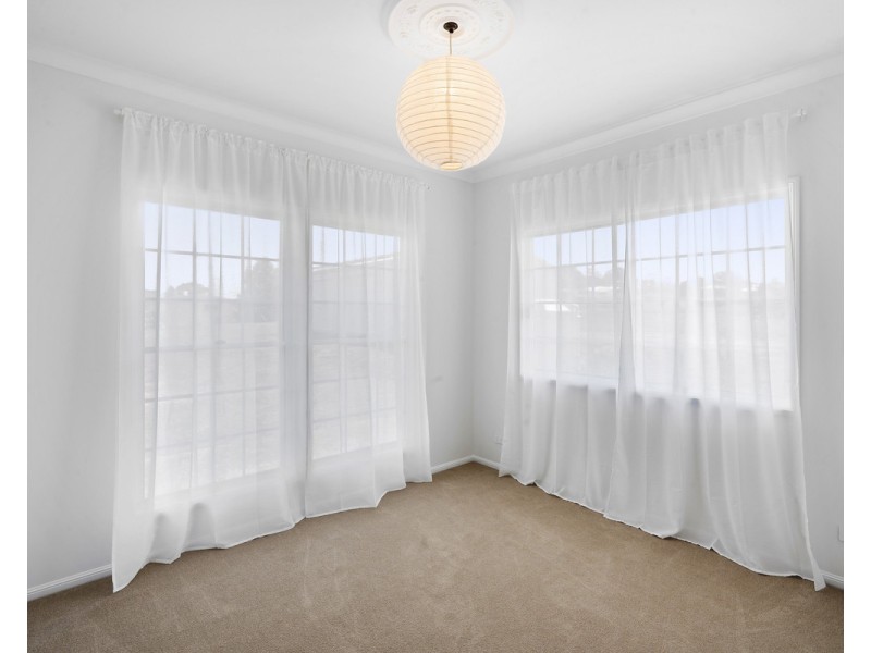 1 Daintree Crescent, Meringandan West QLD 4352