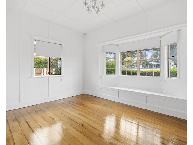 6 West Street, North Toowoomba QLD 4350