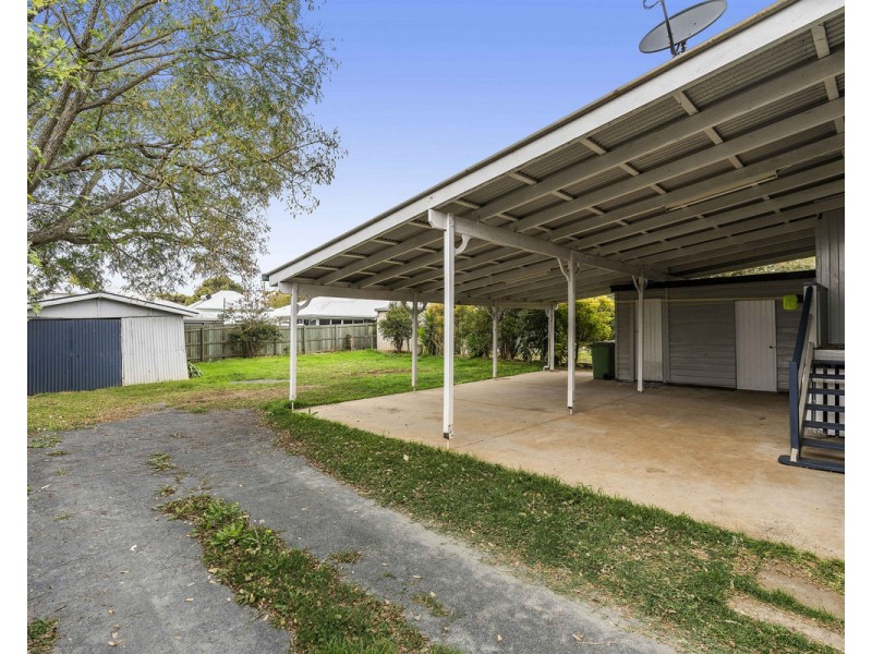 6 West Street, North Toowoomba QLD 4350