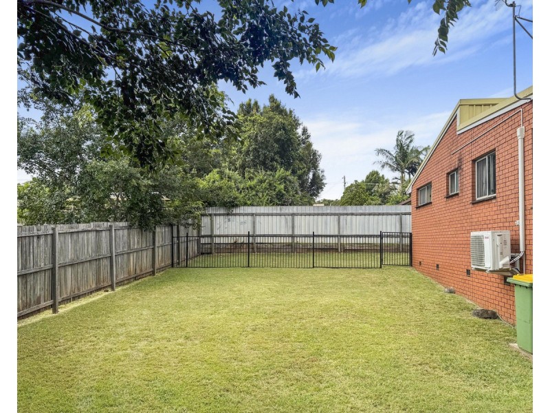 2/24 Claret Street, Wilsonton Heights QLD 4350