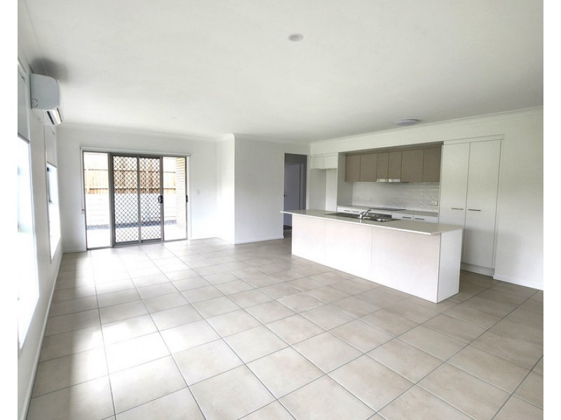 1 Darling Circuit, Plainland QLD 4341