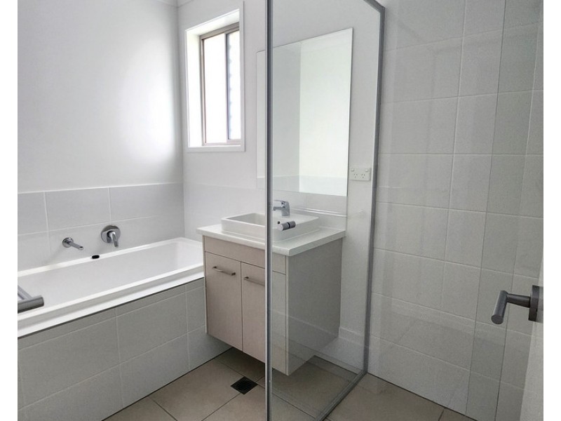 1 Darling Circuit, Plainland QLD 4341