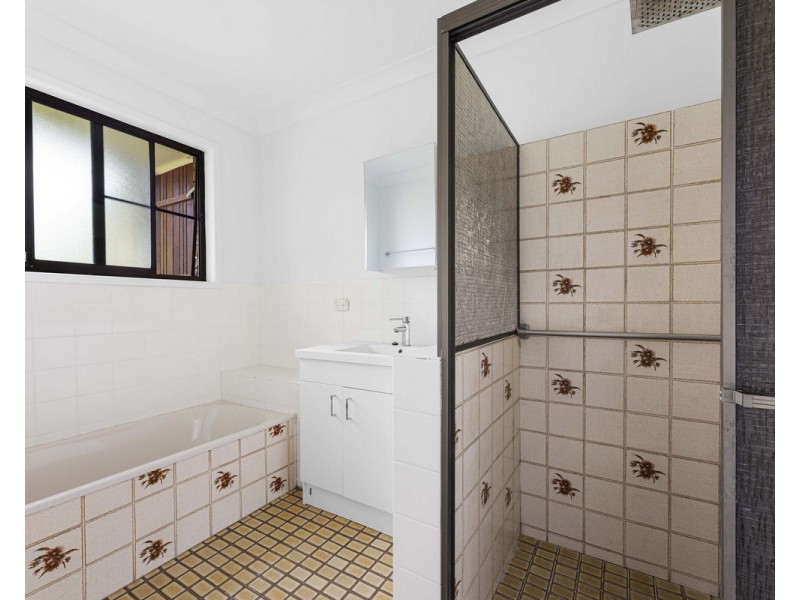 10 Cloake Street, Rockville QLD 4350