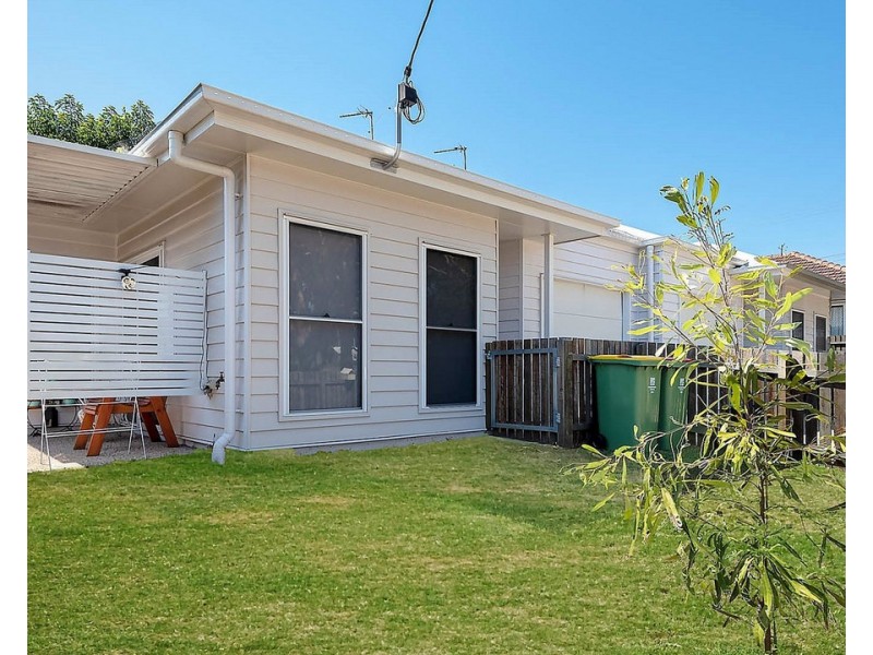 2/124C Holberton Street, Newtown QLD 4350