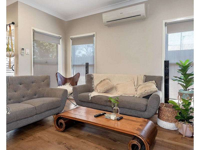 2/124C Holberton Street, Newtown QLD 4350