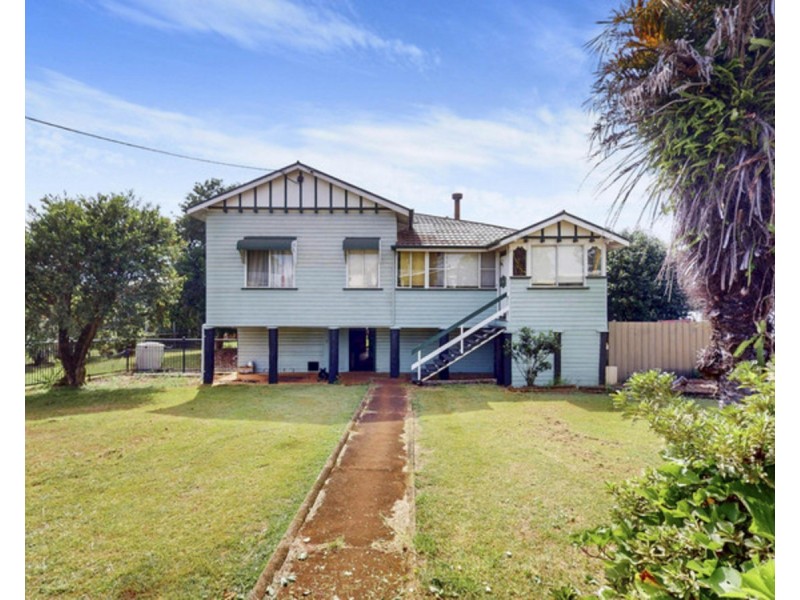 28 Vanity Street, Rockville QLD 4350