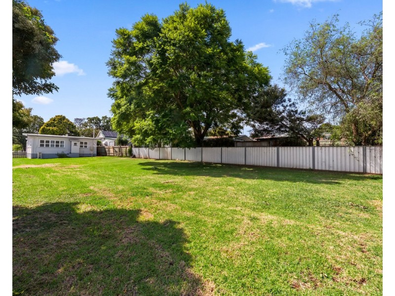 377 Tor Street, Newtown QLD 4350