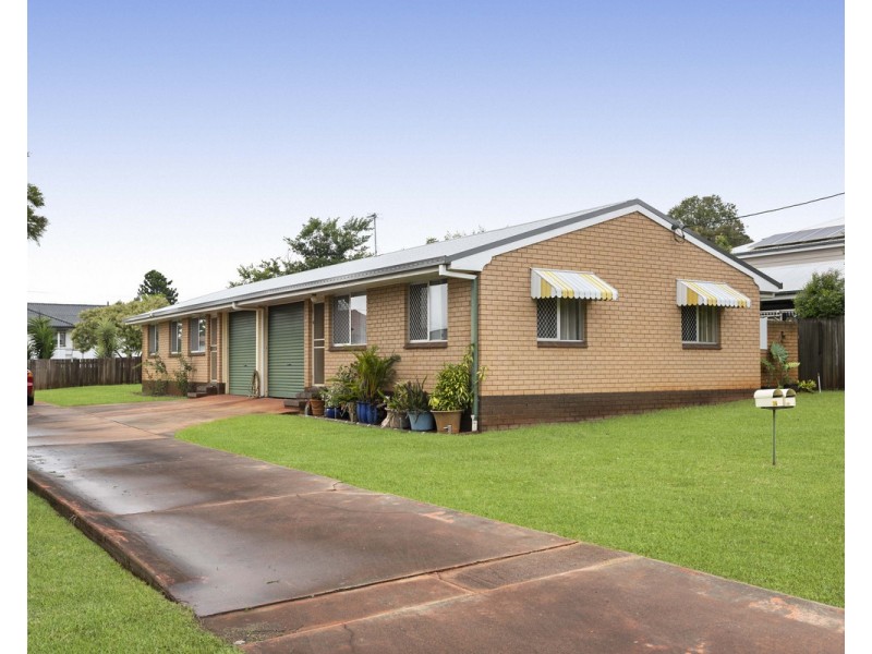 36 Esmond Street, Rockville QLD 4350