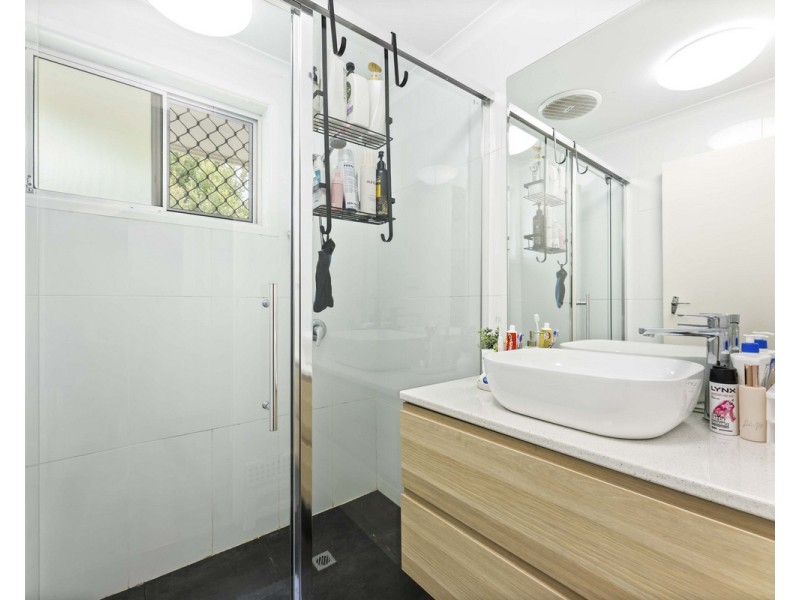 36 Esmond Street, Rockville QLD 4350