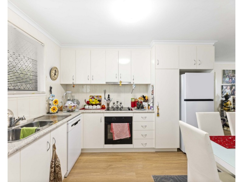 36 Esmond Street, Rockville QLD 4350