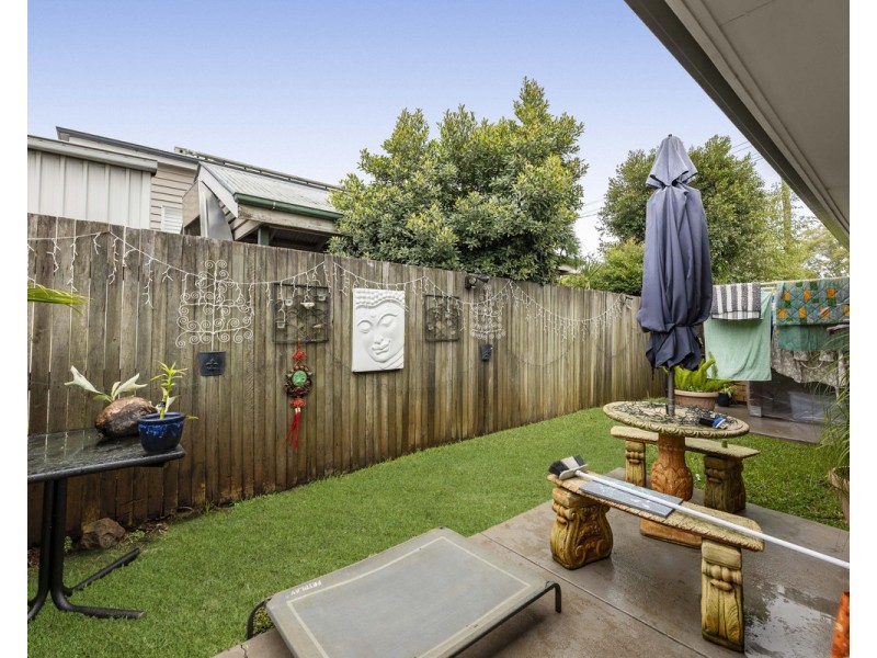 36 Esmond Street, Rockville QLD 4350