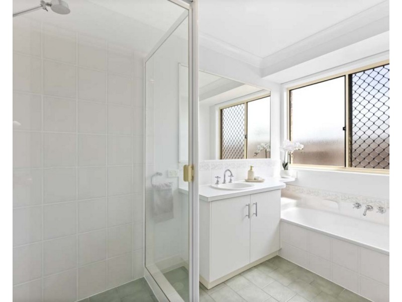 18 Stoneyhurst Court, Glenvale QLD 4350