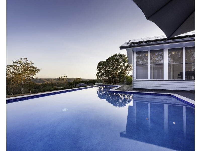 292 Rowbotham Street, Middle Ridge QLD 4350