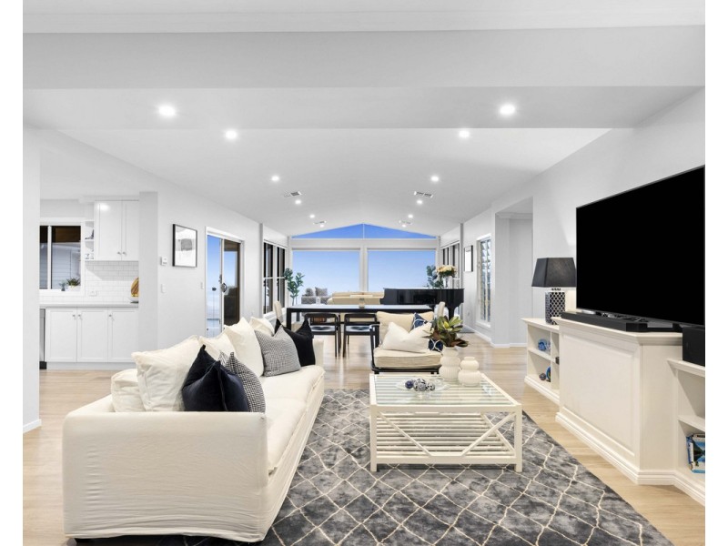 292 Rowbotham Street, Middle Ridge QLD 4350