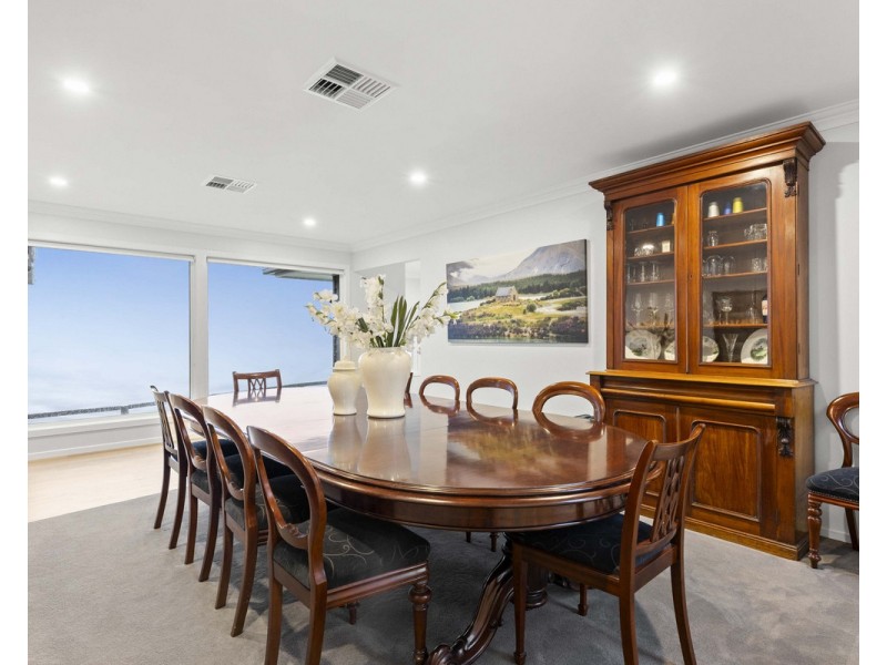 292 Rowbotham Street, Middle Ridge QLD 4350