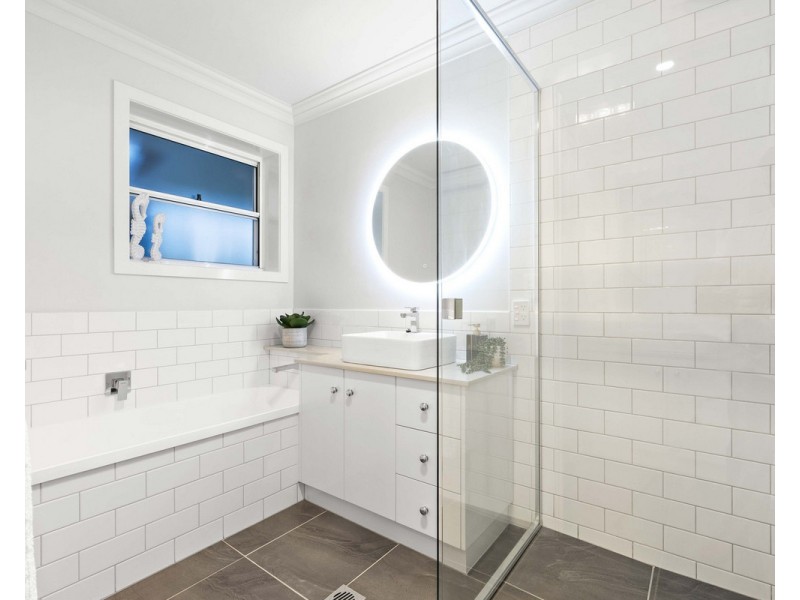 292 Rowbotham Street, Middle Ridge QLD 4350