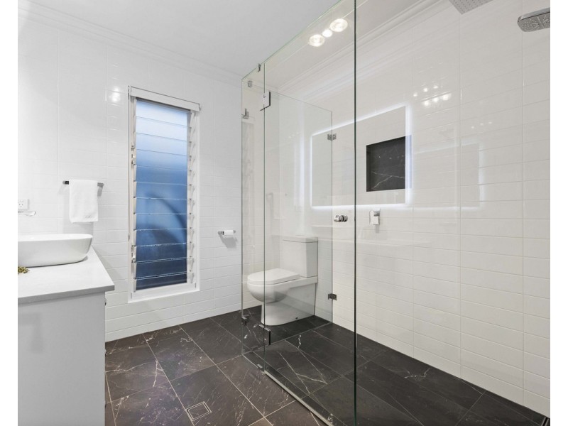 292 Rowbotham Street, Middle Ridge QLD 4350