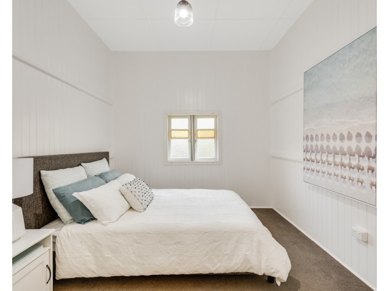 6 Perry Street, Harlaxton QLD 4350