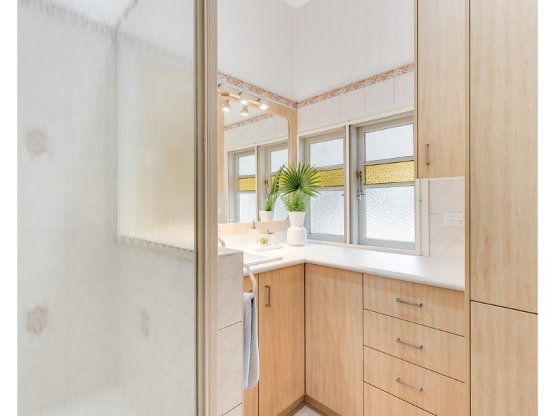 6 Perry Street, Harlaxton QLD 4350