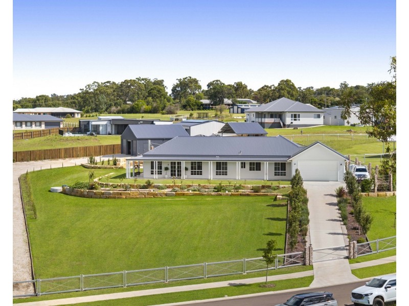 7 Drazen Place, Meringandan West QLD 4352