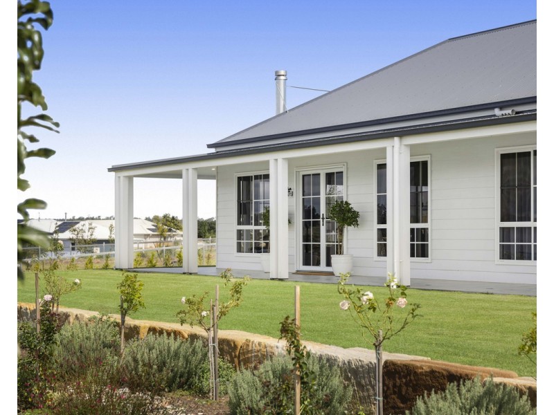 7 Drazen Place, Meringandan West QLD 4352