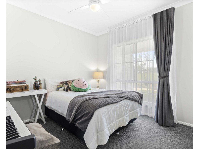 7 Drazen Place, Meringandan West QLD 4352