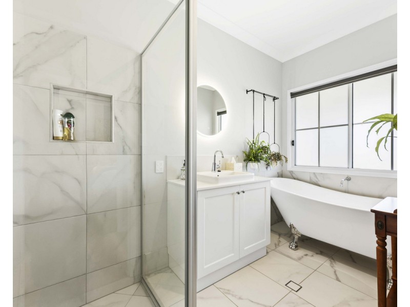 7 Drazen Place, Meringandan West QLD 4352