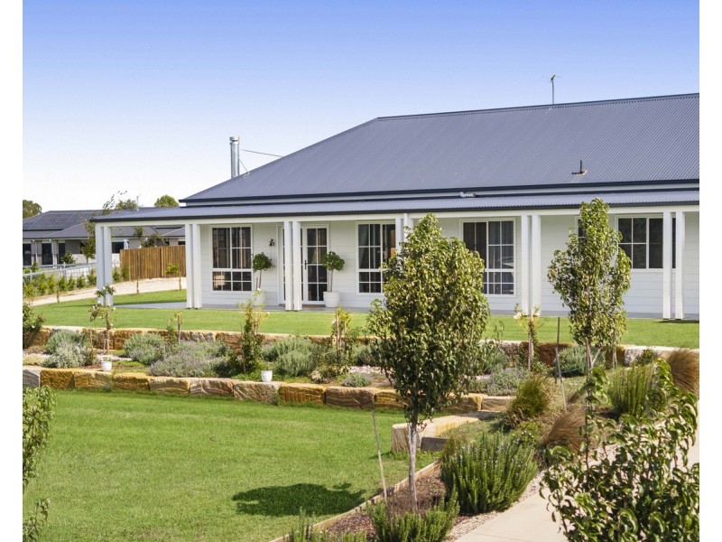 7 Drazen Place, Meringandan West QLD 4352