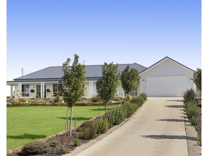 7 Drazen Place, Meringandan West QLD 4352