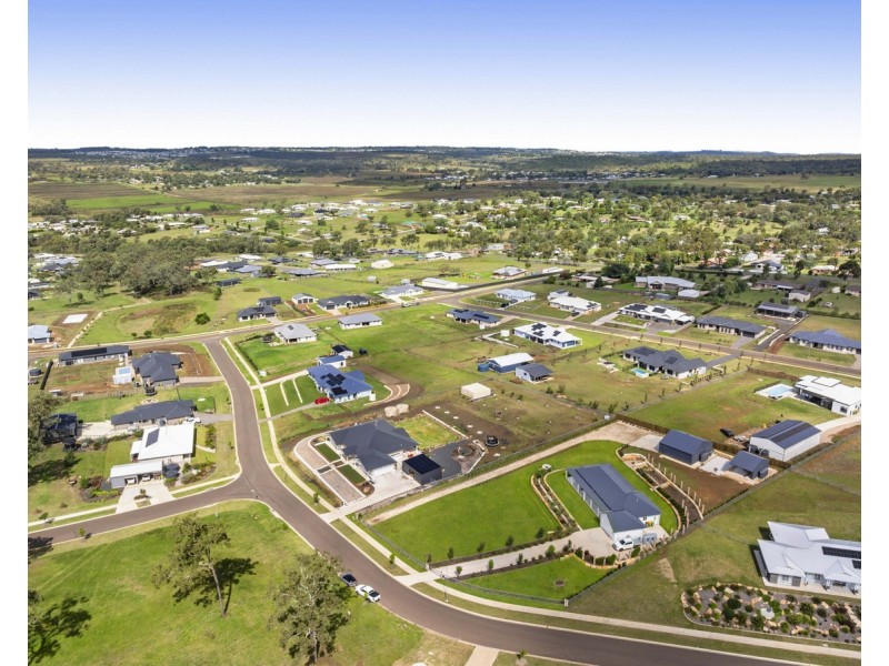 7 Drazen Place, Meringandan West QLD 4352