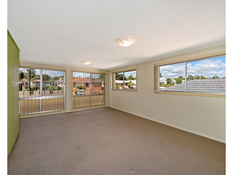 7 Winifred Street, South Toowoomba QLD 4350