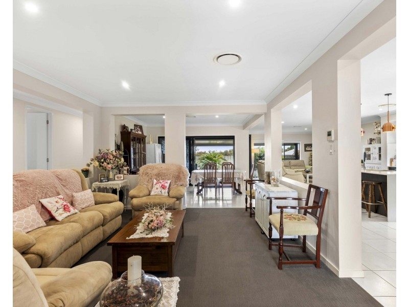 9 Tempest Drive, Glenvale QLD 4350