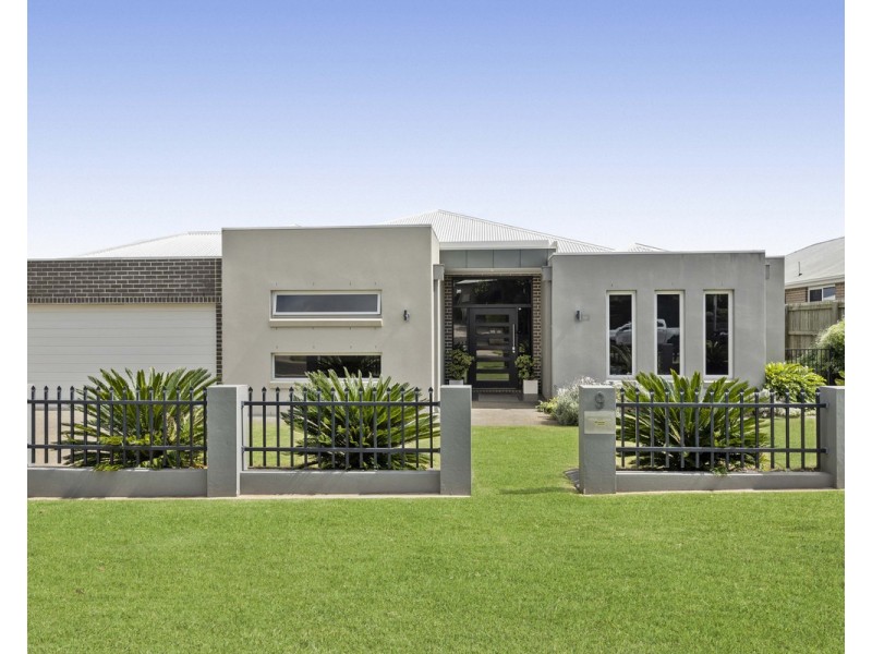 9 Tempest Drive, Glenvale QLD 4350