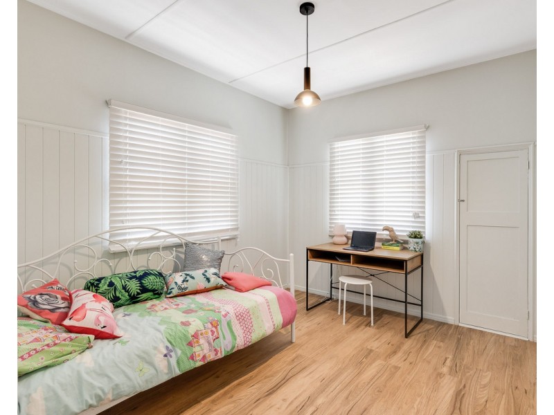 77 Stephen Street, Harristown QLD 4350