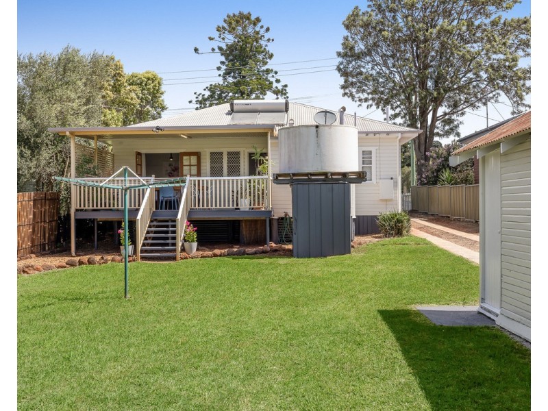 77 Stephen Street, Harristown QLD 4350