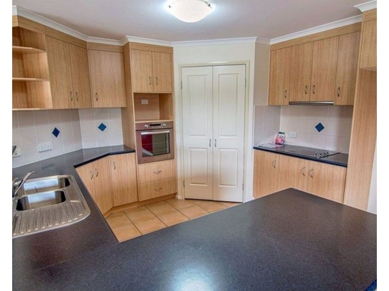 17 Hinchliffe Drive, Kearneys Spring QLD 4350
