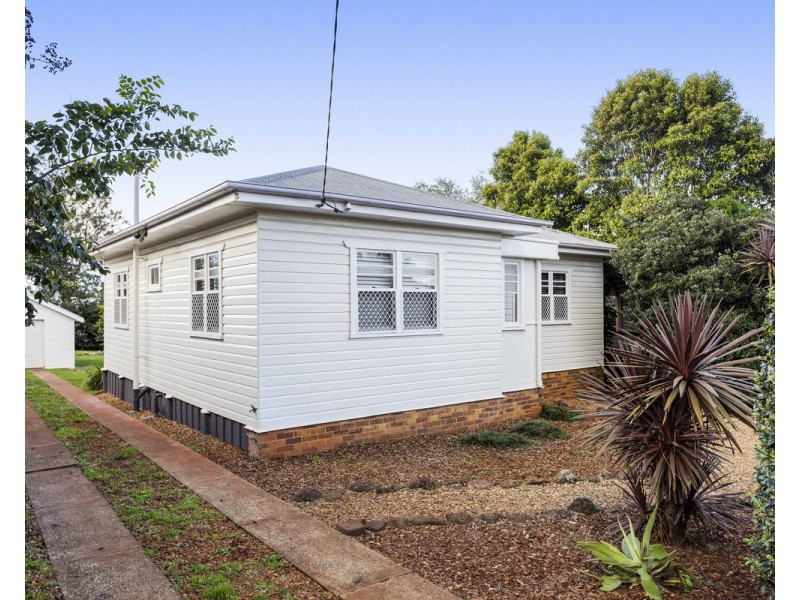 77 Stephen Street, Harristown QLD 4350