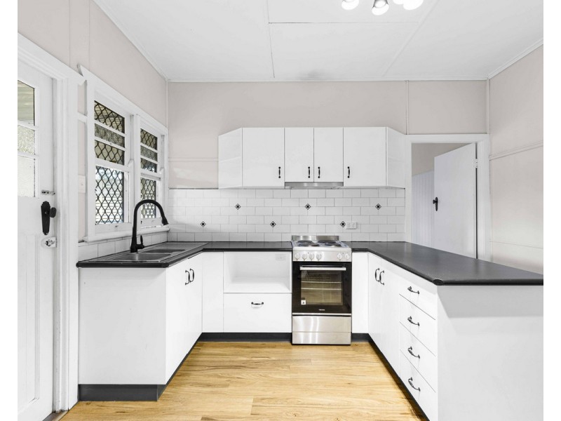 77 Stephen Street, Harristown QLD 4350