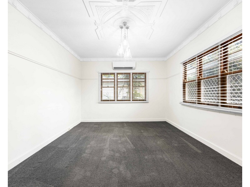 77 Stephen Street, Harristown QLD 4350