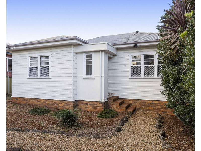 77 Stephen Street, Harristown QLD 4350